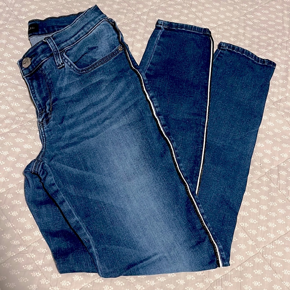 Classy Dark Ankle High Waisted Side-Detail Jeans